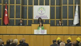 PKK'nın fesih kararından sonra DEM Parti MYK'sını topluyor